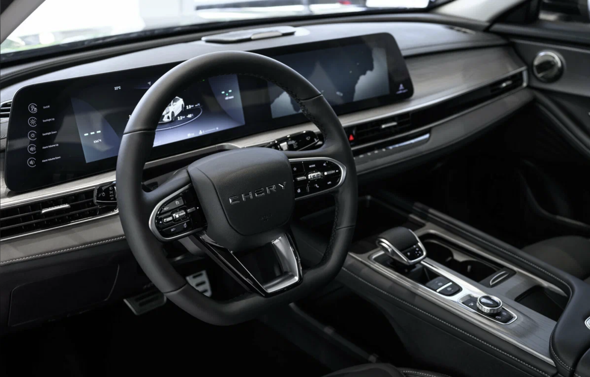 Салон Chery Arrizo 8.