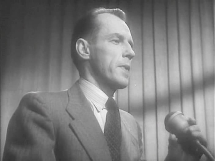 Вадим Святославович Синявский. Кадр из фильма "Центр нападения" (СССР, 1946 год). Источник: https://www.kino-teatr.ru/kino/movie/sov/7709/foto/i4/350038/