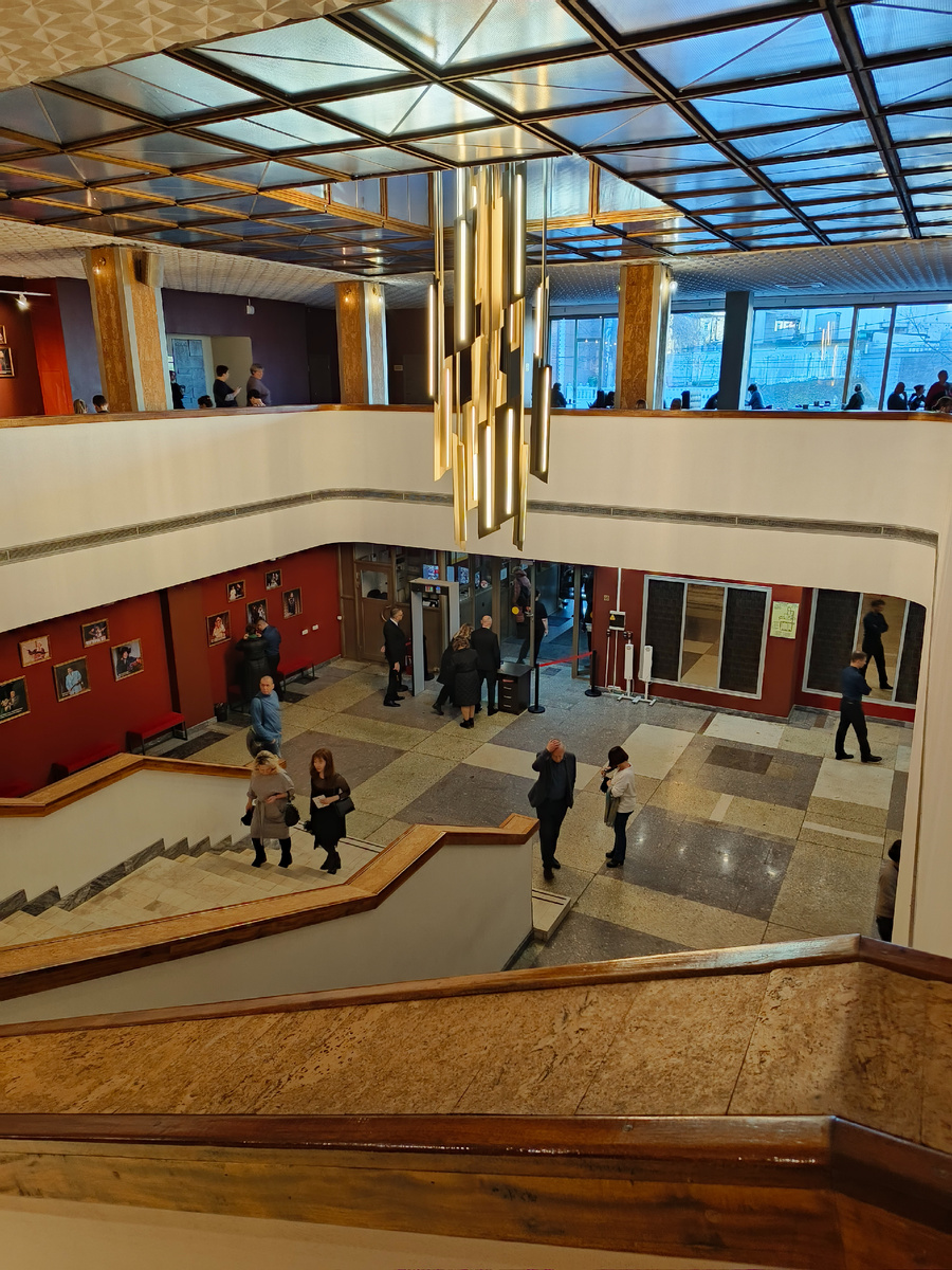 Фойе театра