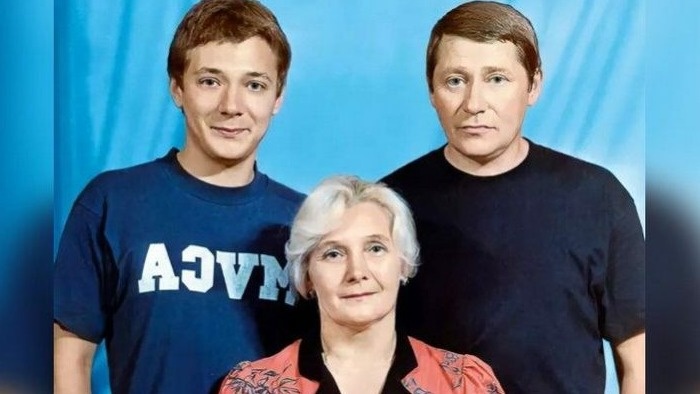 Ян Цапник с родителями