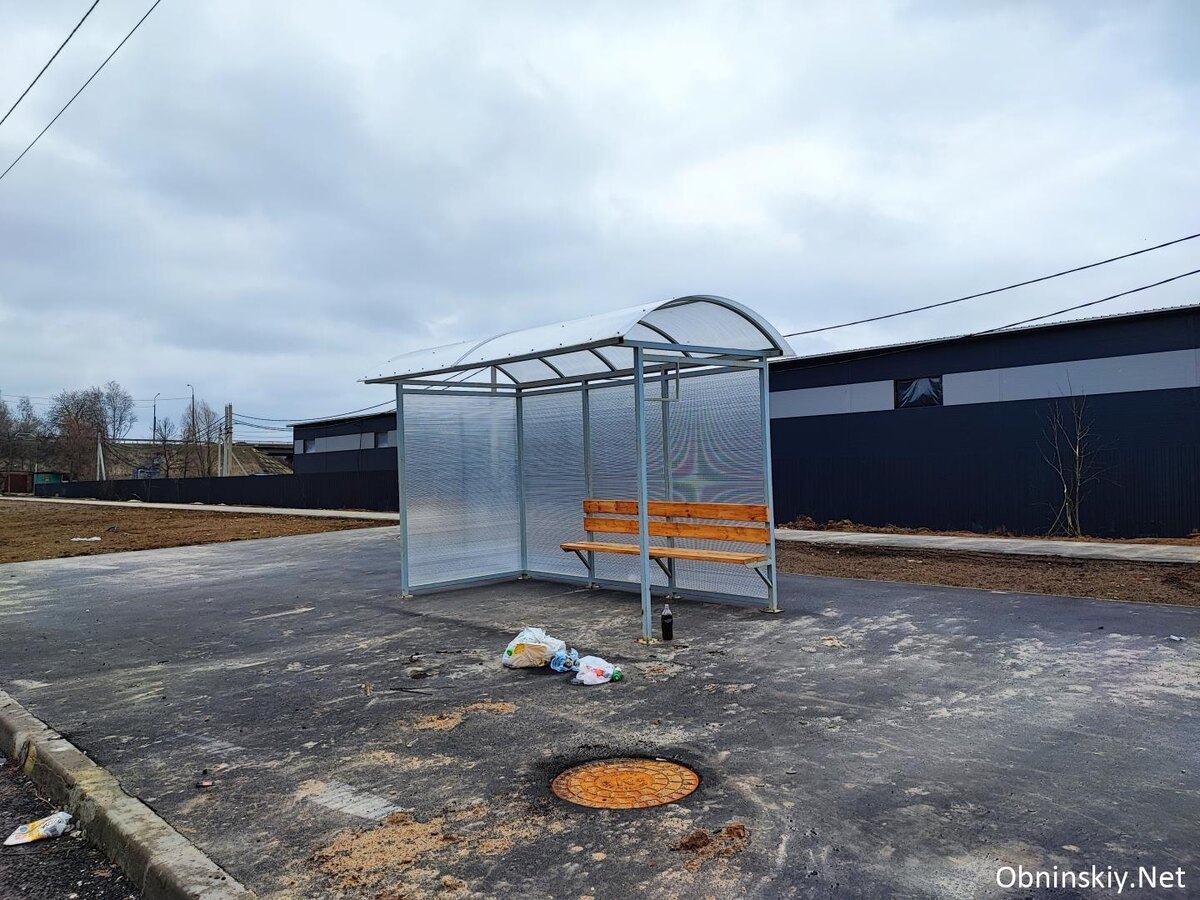 Остановочный павильон, июль 2023 года