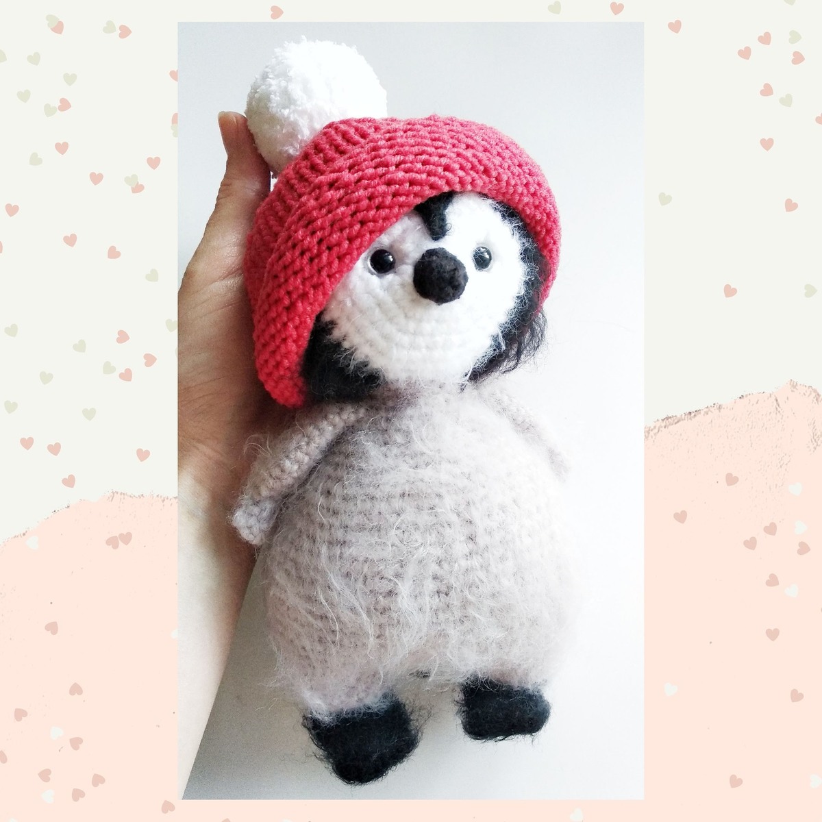 Пингвин связан мною, но мастер-класса на него нет, есть только записи в блокноте и поэтапные фото самого процесса. И таких у меня несколько игрушек, созданных мною без описания.