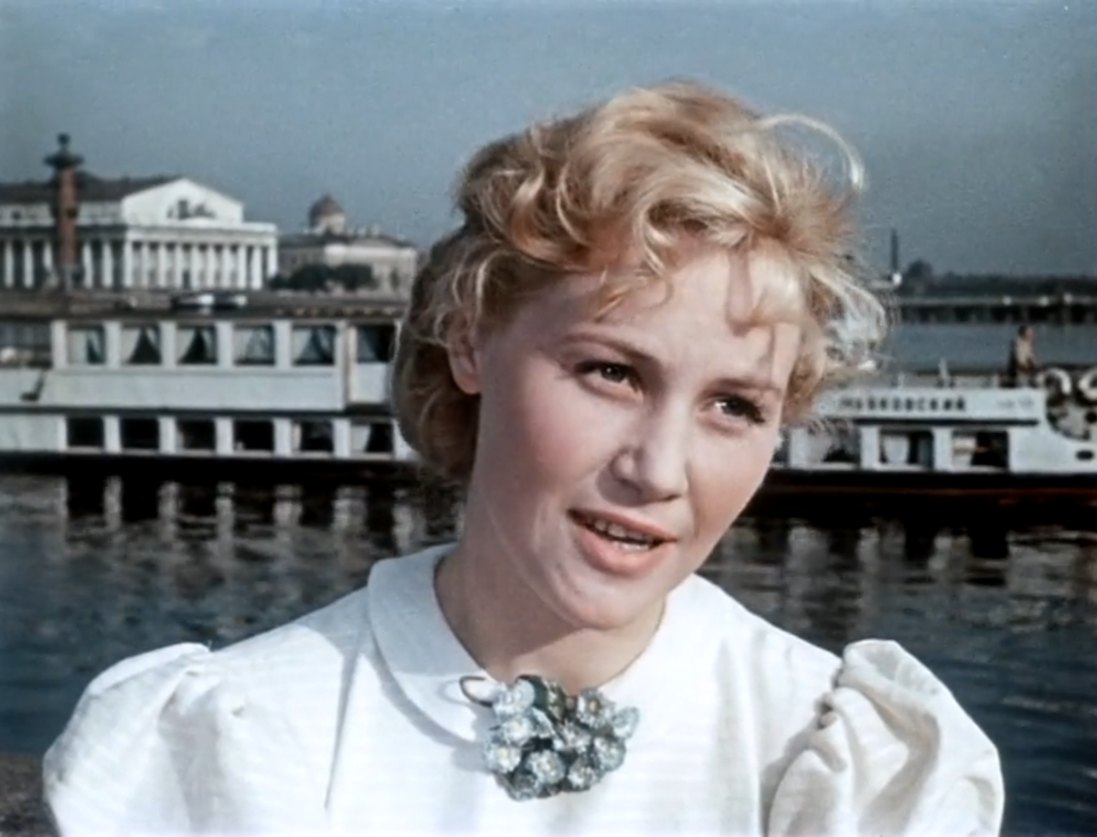 Кадр из кинофильма "Разные судьбы", 1956 г., режиссер Леонид Луков, сценаристы Леонид Луков, Яков Смоляк, композитор Никита Богословский (скриншот)