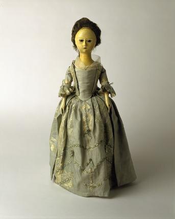 Кукла периода 1766-70 гг. Музей Лондона. Фото: Петербургский музей кукол