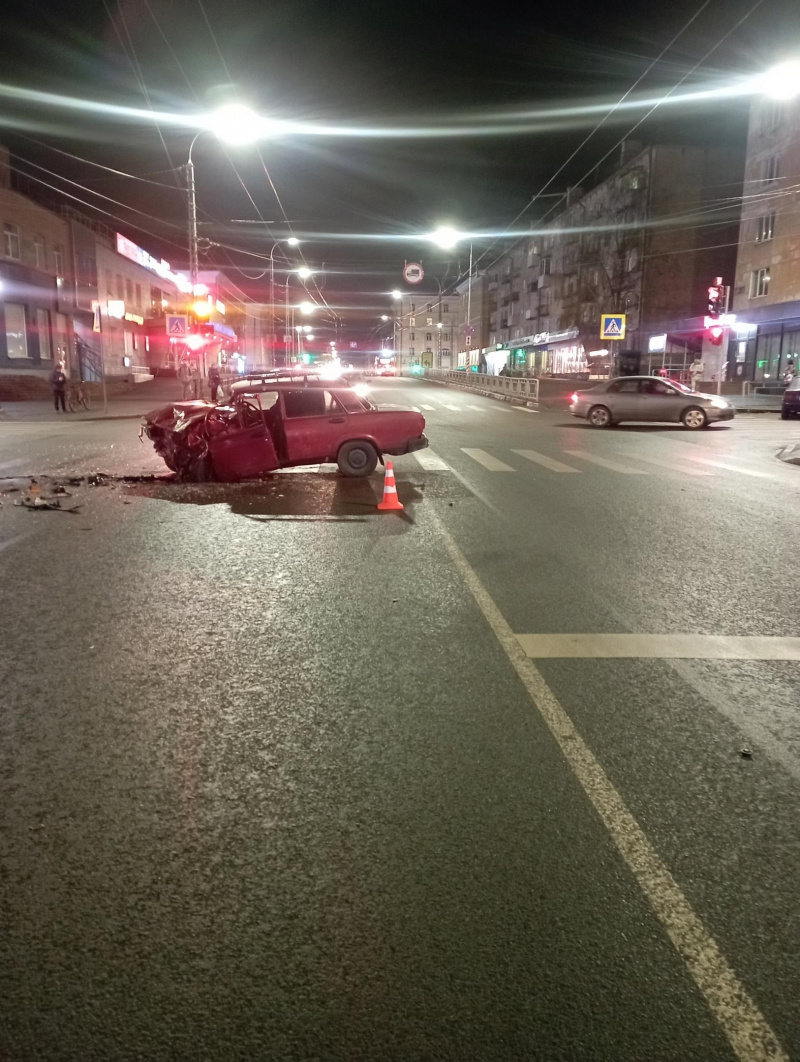    Водители выехали под «красный» и попали в ДТП в ПетрозаводскеГАИ Петрозаводска