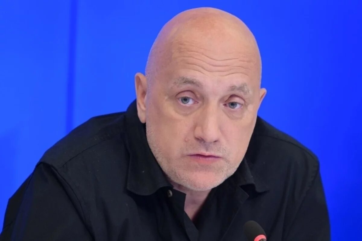    Колонка с «Алисой» не ответила на вопрос о Прилепине, но рассказала о Дуде