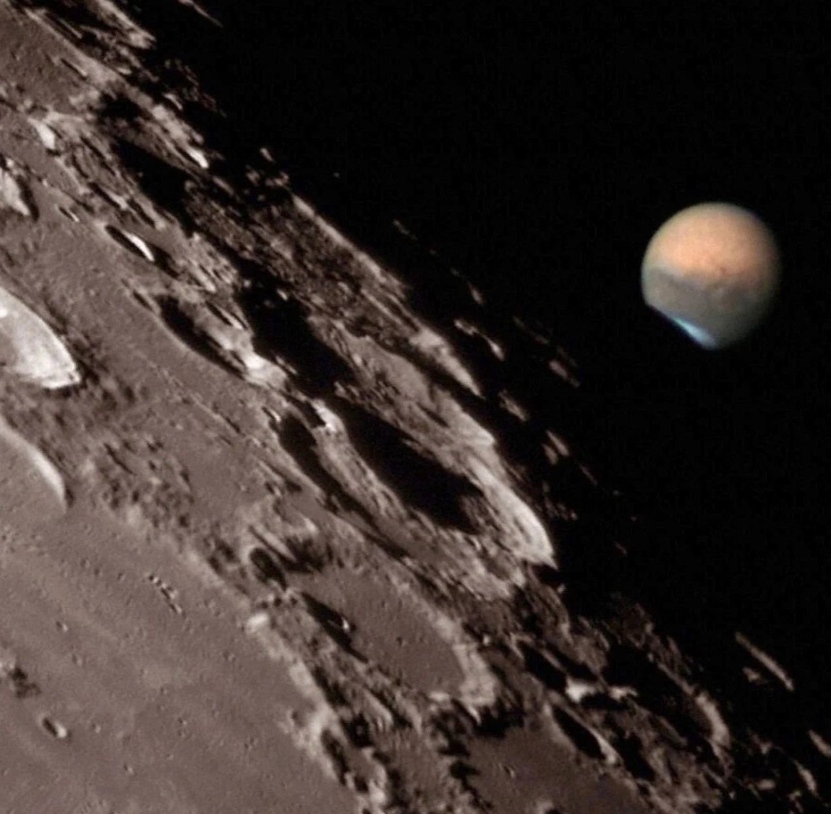 Луна и Марс в телескопе 