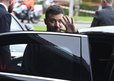    СВР: США инициируют проведение выборов на Украине для устранения Зеленского от власти