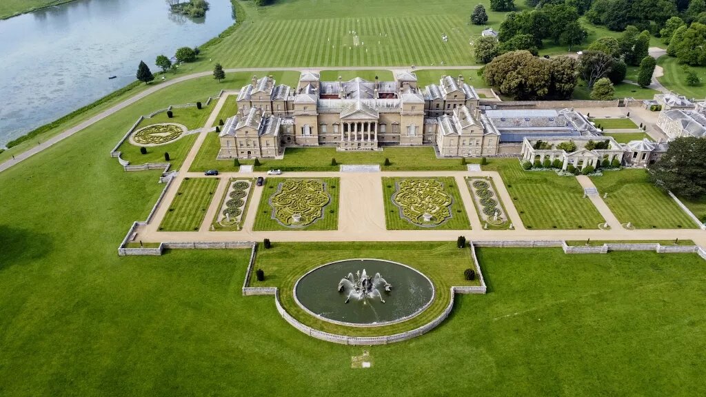 Норфолк, Холкем-Хаус, дом детства и юности леди Анны. Фото https://www.essentially-england.com.