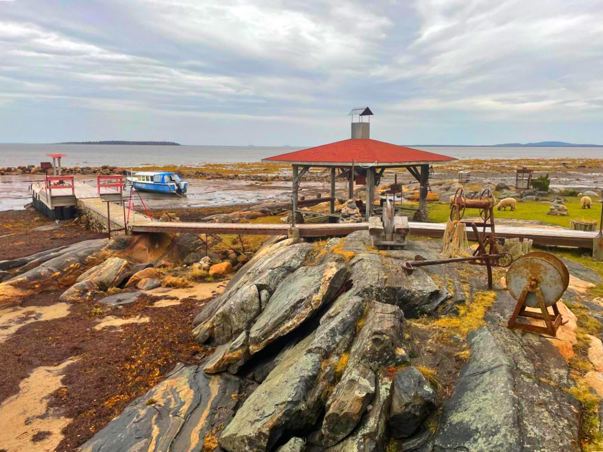 Геодезические работы на гористом участке в Карелии