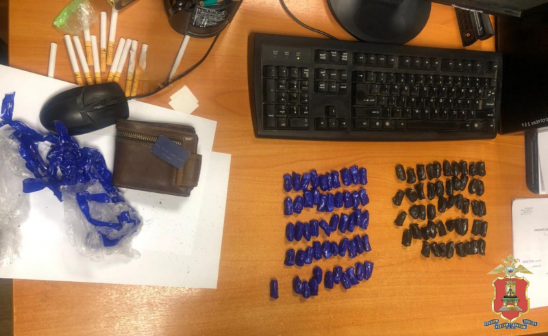 В Тверской области мужчина на такси привез в Старицу наркотики. Задержан