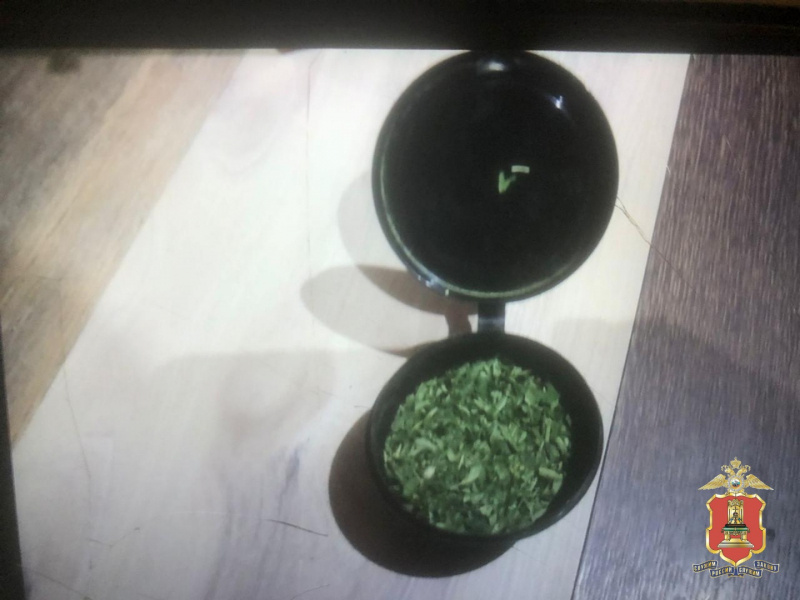 В Тверской области мужчина на такси привез в Старицу наркотики. Задержан