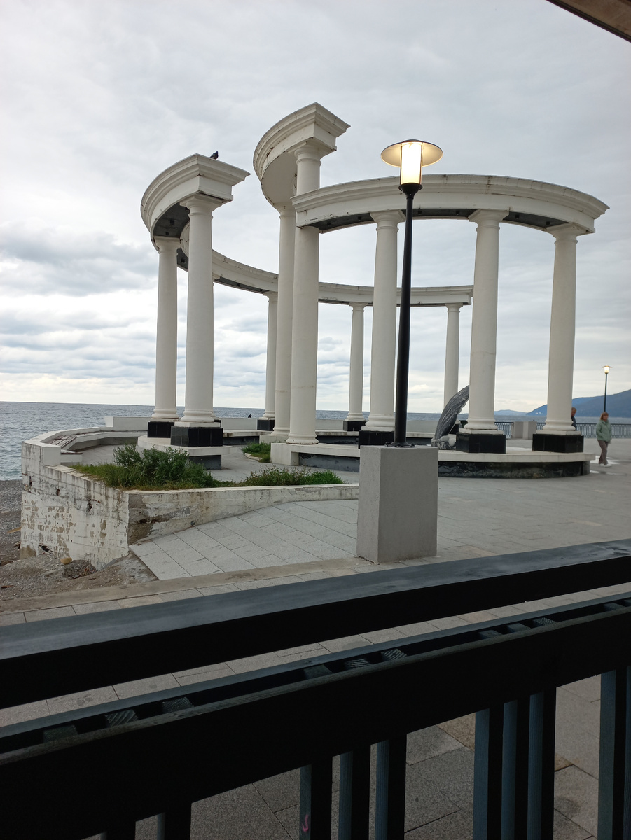 Новая Колоннада и жемчужина