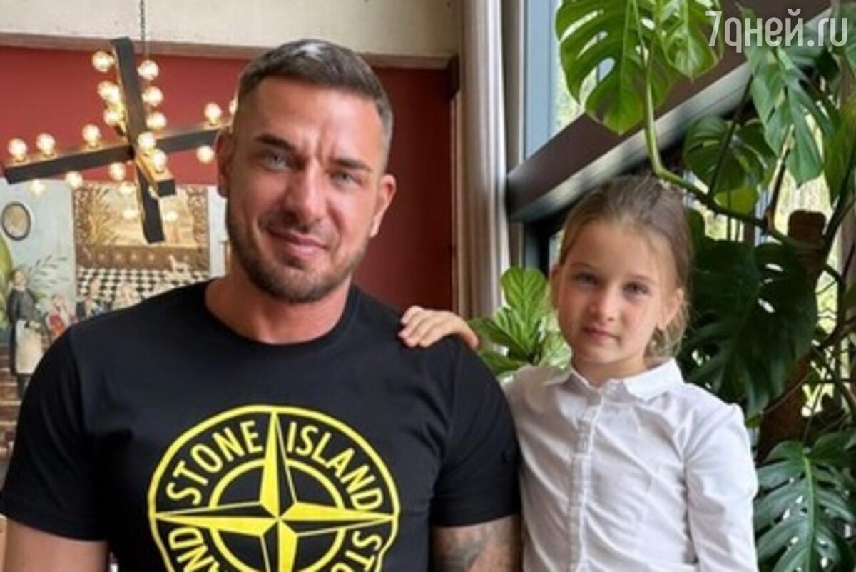    Курбан Омаров с дочерью Теоной Соцсети