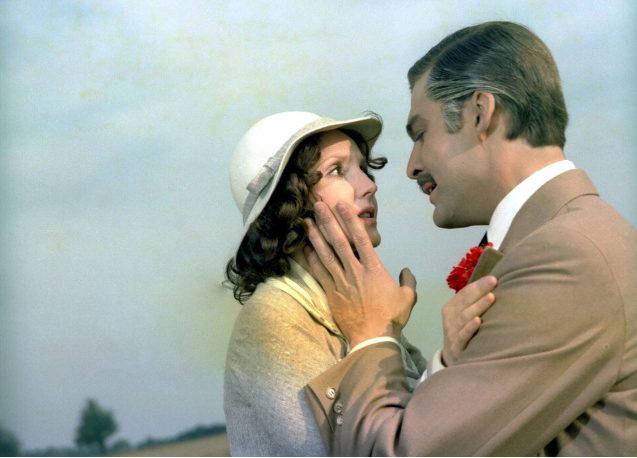 Кадр из фильма "Прокажённая" (1976)