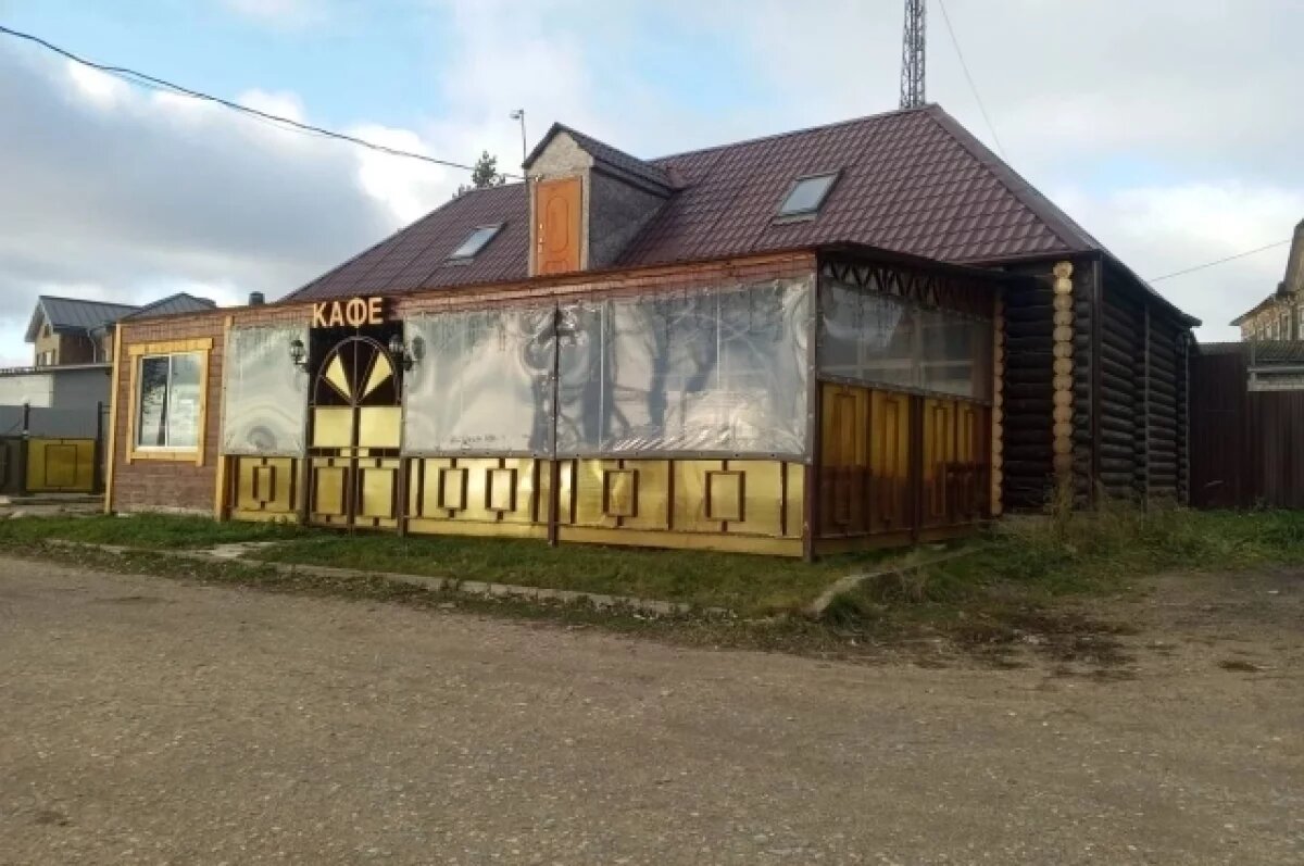    В Ростове Великом снесут самовольно построенное на берегу озера Неро кафе