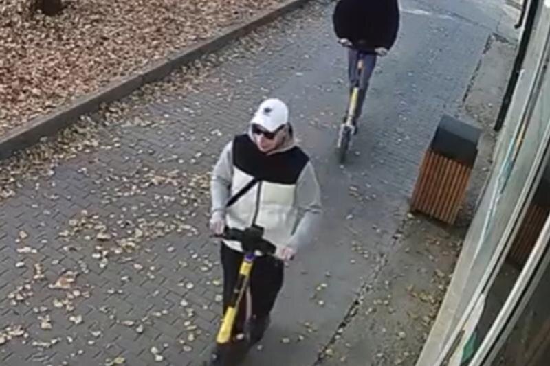    ГАИ Екатеринбурга / Полицейские просят опознать мужчину в белой кепке