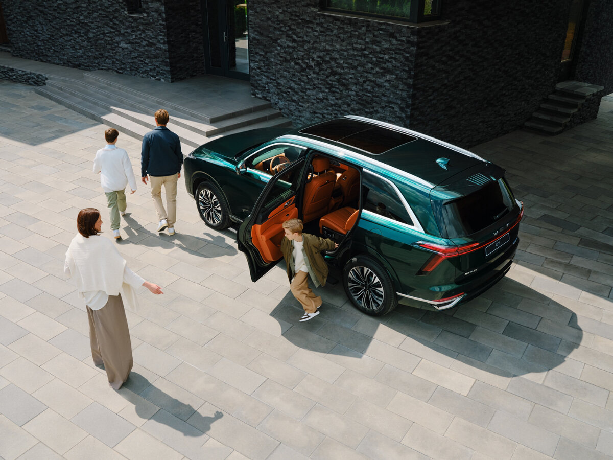 Если после остановки автомобиля водитель или пассажир собираются открыть дверь, а сбоку приближается велосипедист или другая машина, система DOW предупредит о наличии опасности.