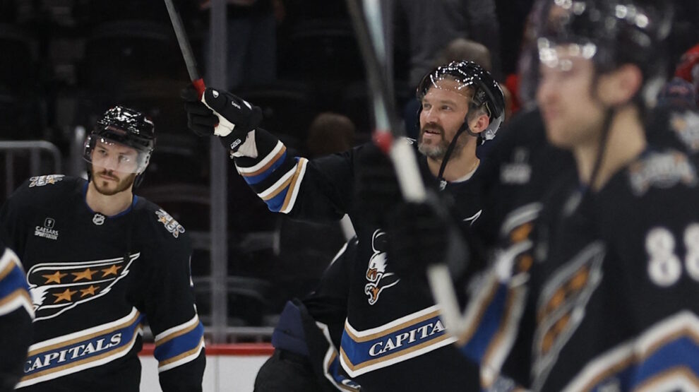    Александр Овечкин переквалифицировался из левого в правые нападающие. Фото: REUTERS