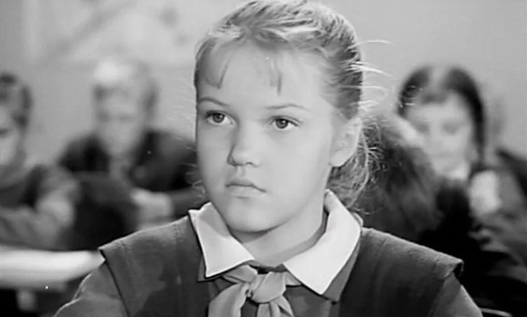 Елена Проклова в фильме "Звонят, откройте дверь"