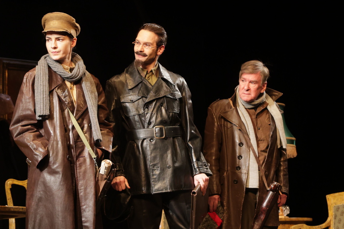 Спектакль "Собачье сердце" (фото из интернета, сайт Малого театра).