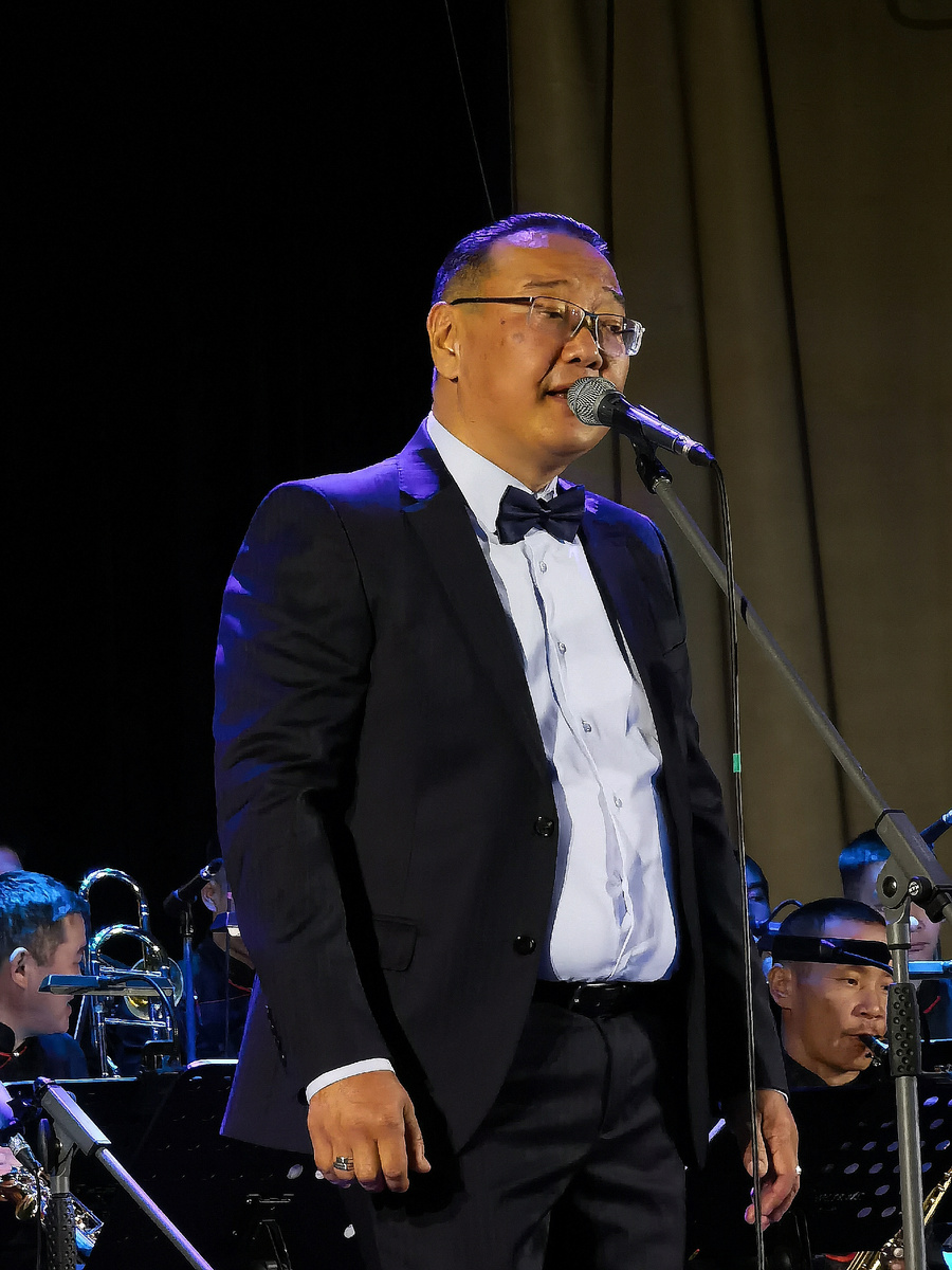 Владимир Симчит просто очень хотел петь о чудесном мире 