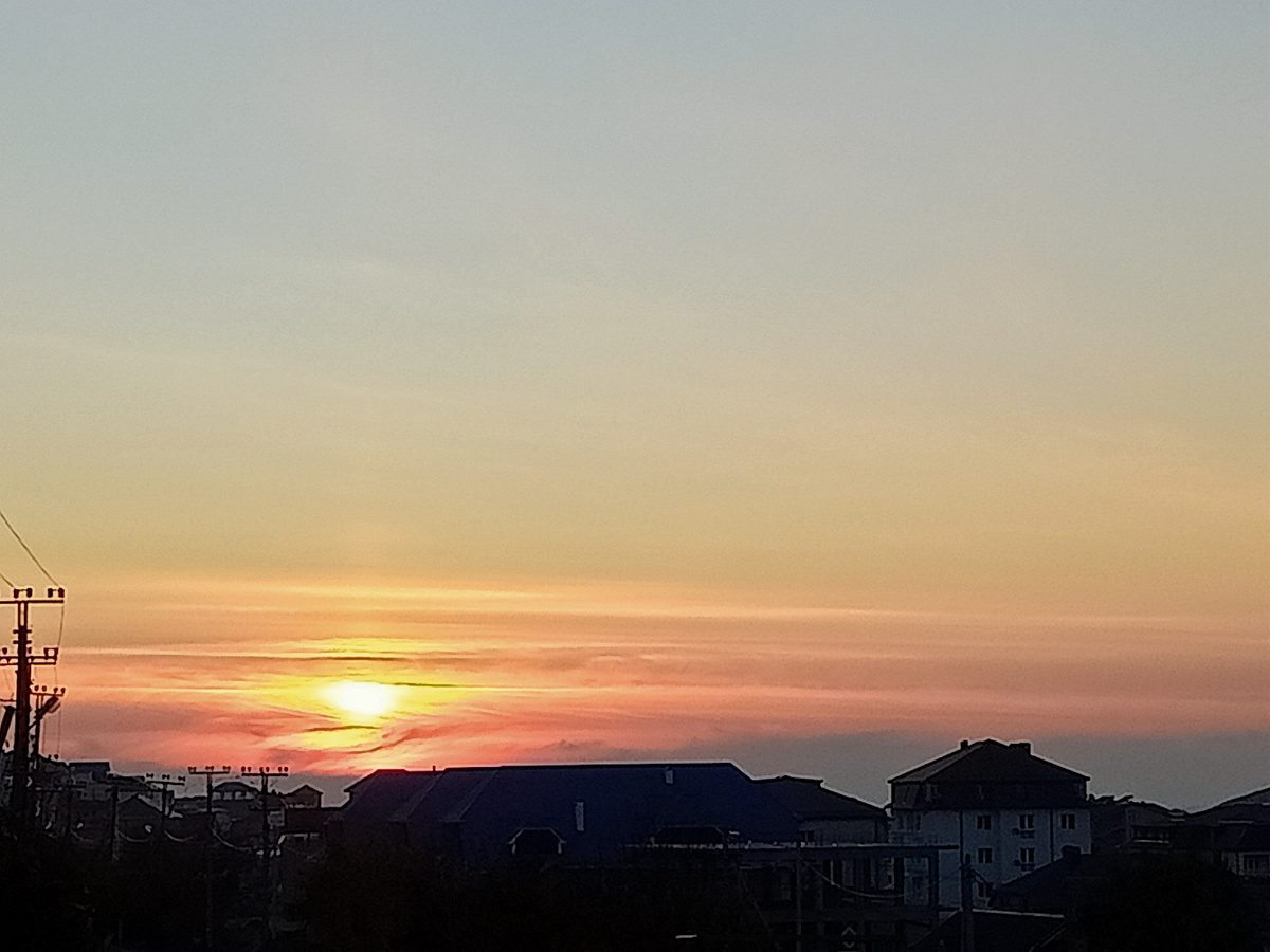 Не устает природа радовать волшебными закатами