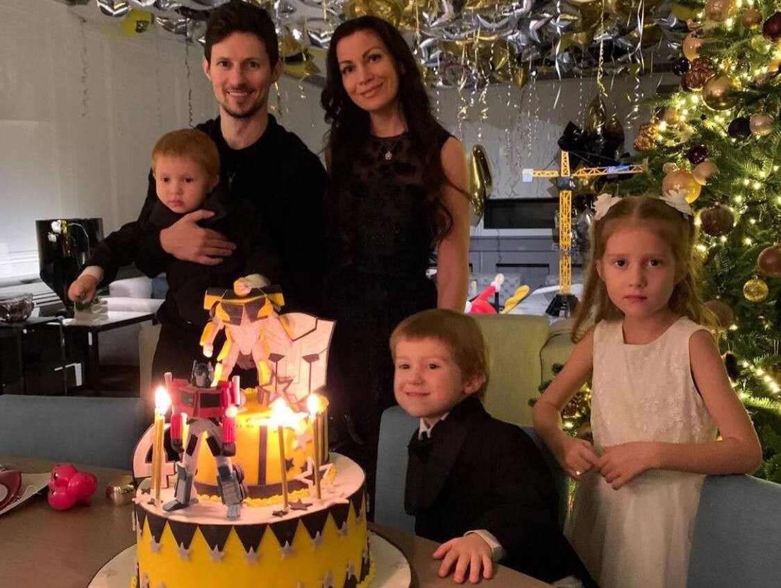 Неофициальная семья Павла Дурова