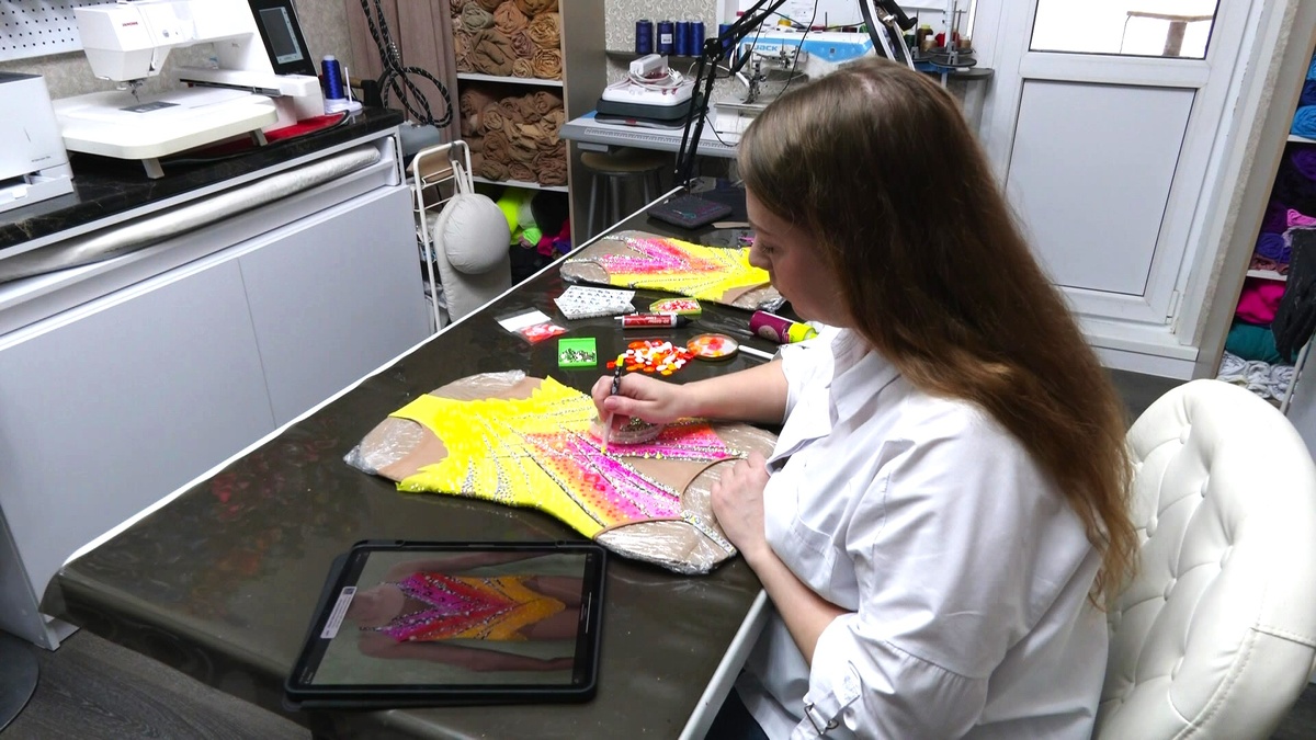    Мастерицы из Нефтеюганска открыли швейную мастерскую с помощью центра занятости населения