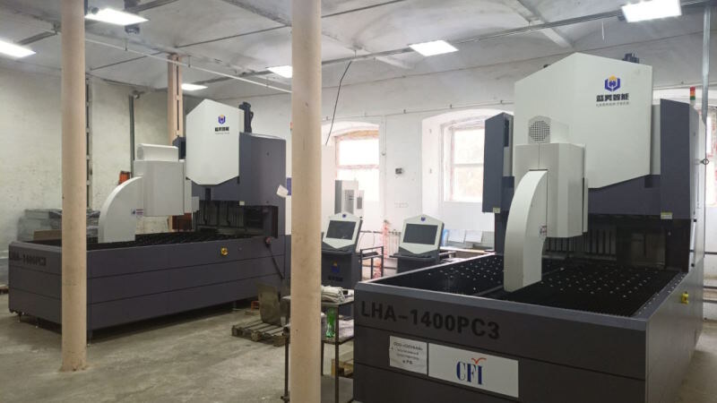 Панелегибочные комплексы CFI LHA 1400PC3 на производстве электрощитового и телекоммуникационного оборудования 