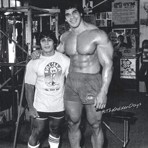 Интересный факт: рост Дени Падилла 158 см.