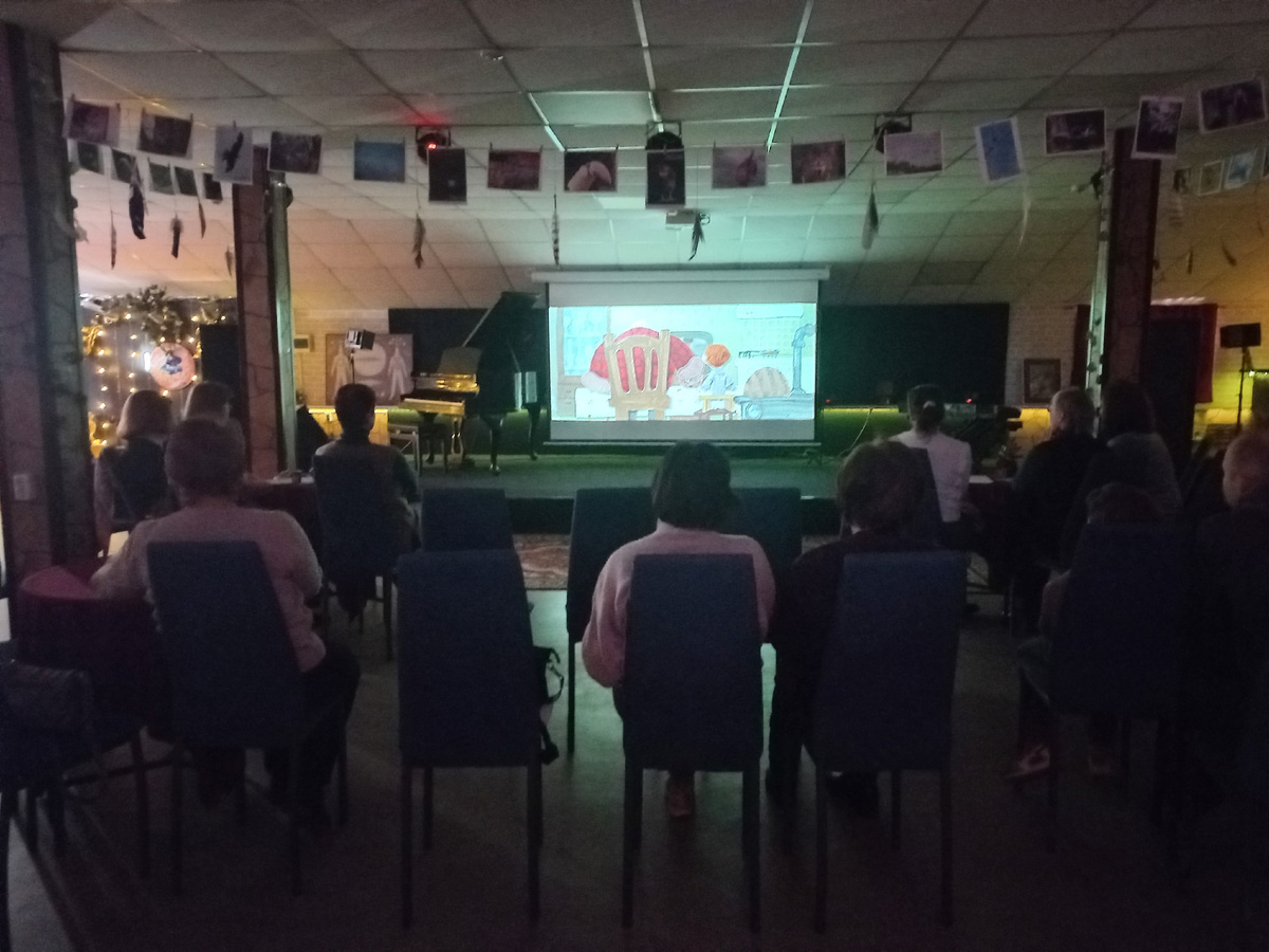 Продолжаю рассказ о 44-м Международном студенческом фестивале ВГИК «Кино будущего» и просмотрах его конкурсных кинокартин в Арт-пространстве «Чёрный рояль» в Пензе