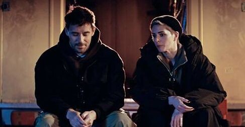 «Группировка «Нежить», 16+, 35 мин. Реж. Марк Нуриев. Киноосветителя Женю во время смены кусает вампир, и теперь он не может работать, так как свет приборов его убивает. Он вступает в группировку «Нежить», чтобы найти лекарство, но на площадке появляется сын Ван Хельсинга.