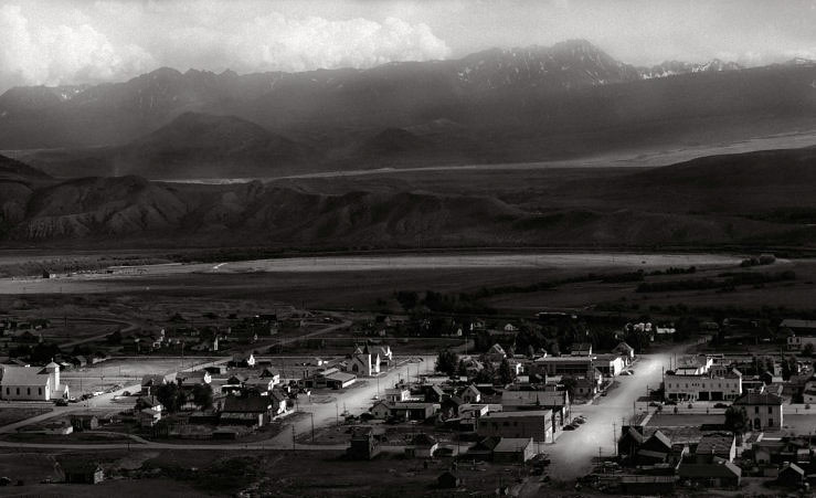 Креммлинг, Колорадо расположен на плато на высоте 2,5 км. Доктор Кериани - единственный доктор на 1000 кв. километров, населенных двумя тысячами человек