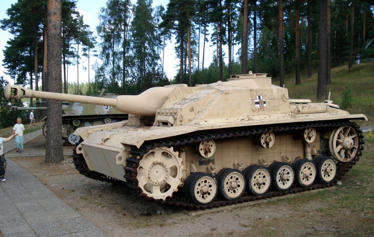 Sturmgeschütz III (StuG III; Штурмгешютц III, Штуг III) — средняя по массе немецкая самоходно-артиллерийская установка класса штурмовых орудий времён Второй мировой войны на базе танка PzKpfw III