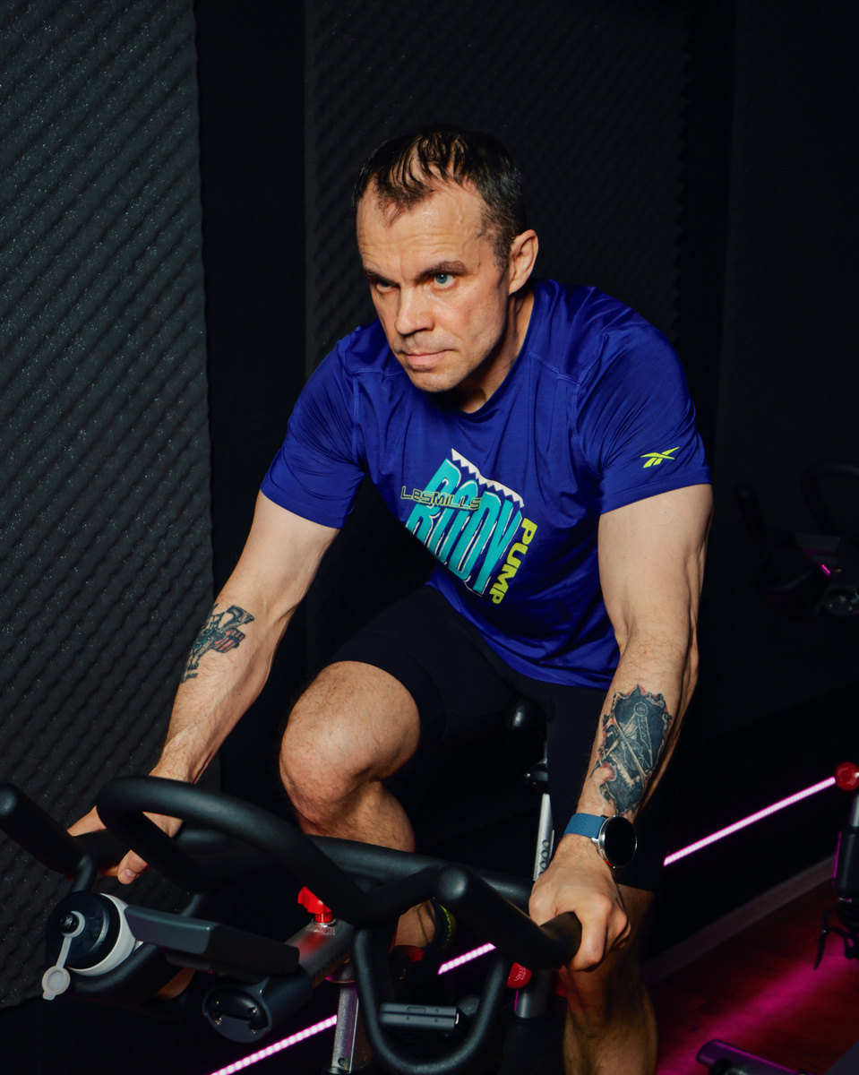 Кручу педали в своем клубе Powerhouse Gym Сокол. Поехали