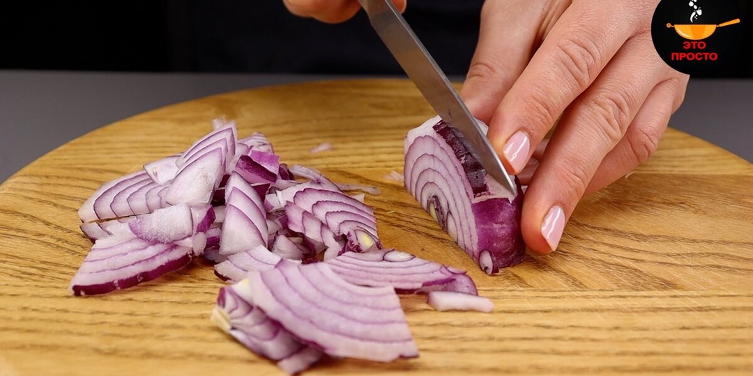 Как замариновать лук для салата или к шашлыку быстро и вкусно