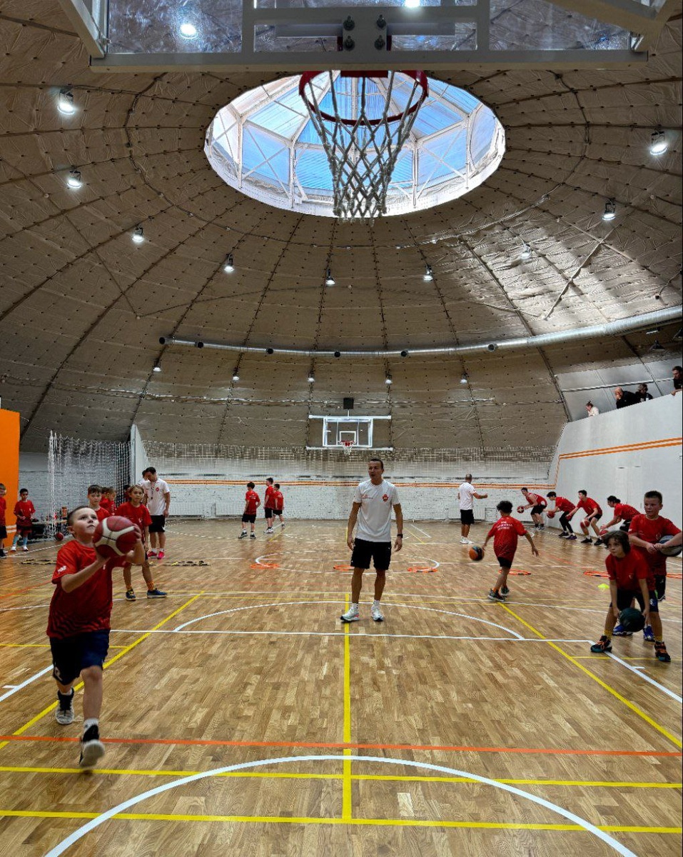 Петар Маринкович в своей школе РМ