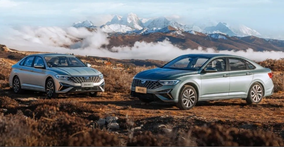 Новый седан Jetta VA7 технически и визуально представляет собой практически точную копию модели Volkswagen Sagitar.