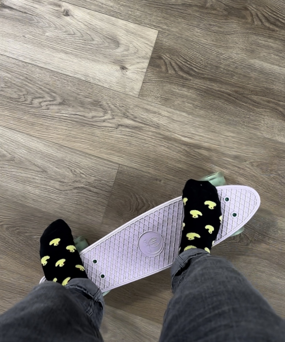 На фото: Виниловая SPC плитка Bronix, Kvarr, Morros