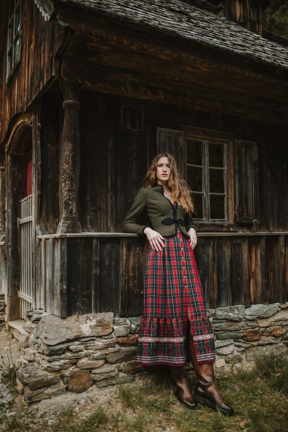 №1. Lena Hoschek 2022/23