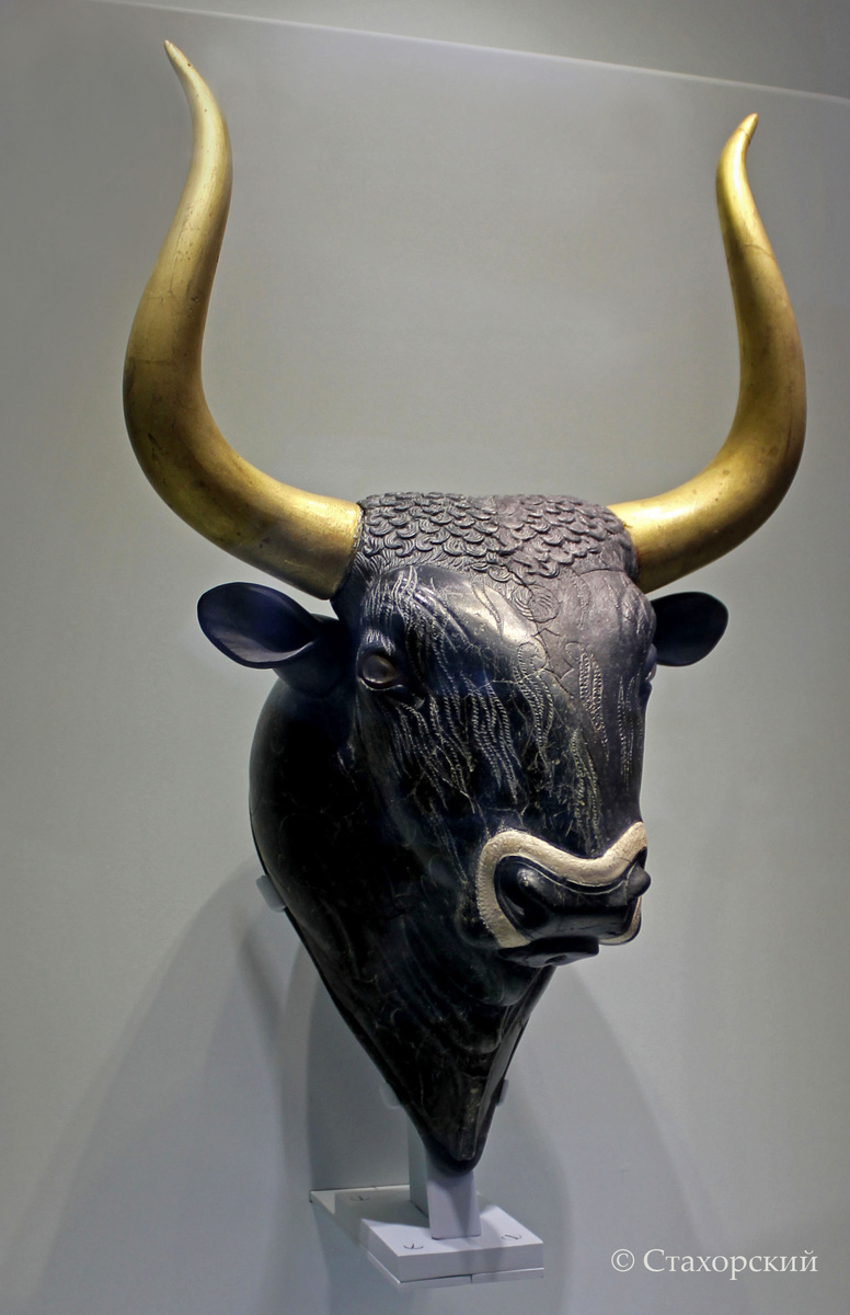 Ритон в форме головы быка, ХVI–ХV века до н.э. Археологический музей, Ираклион