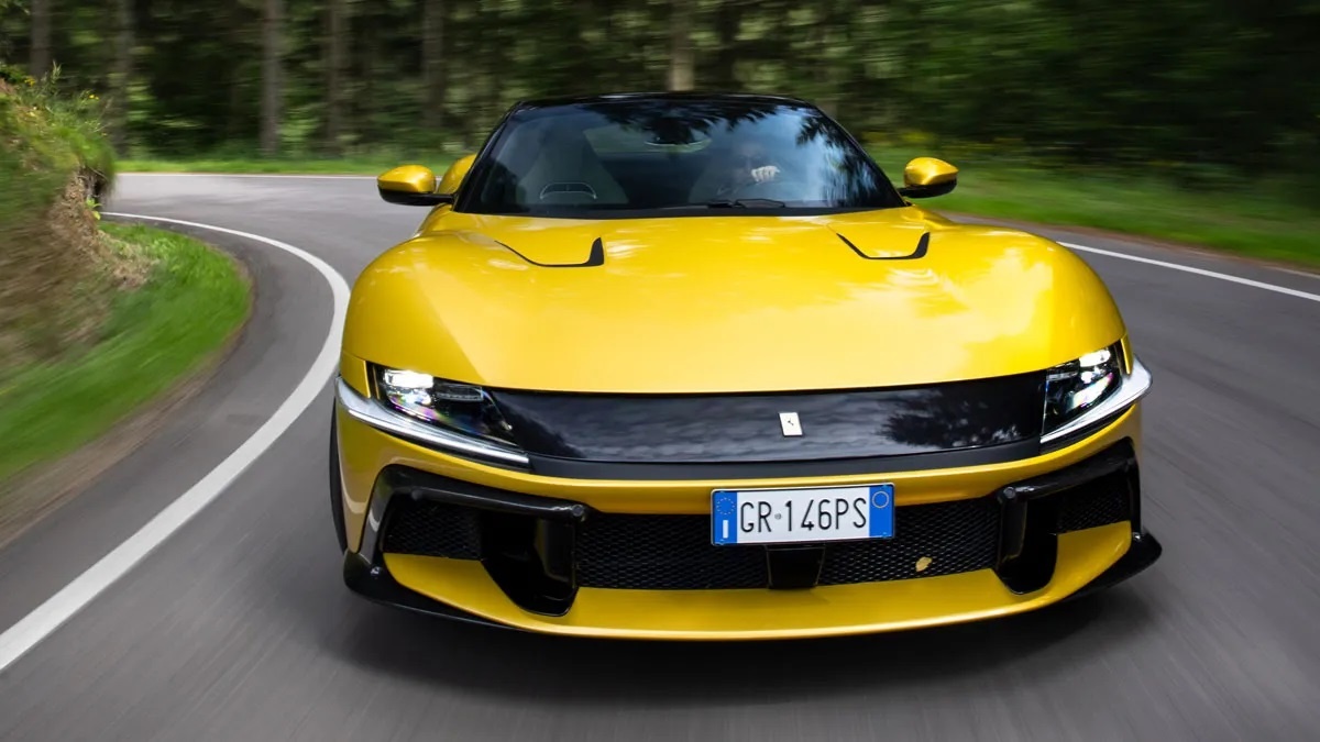 Передняя часть Ferrari 12Cilindri похожа на 365 GTB4 Daytona Источник: clck.ru/3EYWrP 