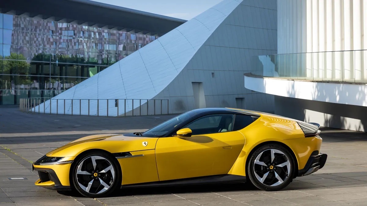 Произведение искусства Ferrari 12Cilindri