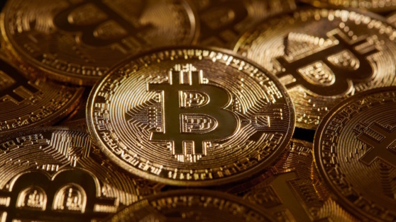    Стоимость биткойна установила новый исторический рекорд, превысив отметку в тыс. Роман Захаров