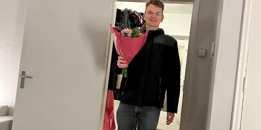 Приходится прощаться