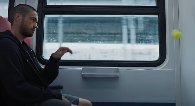 Кадр из сериала Триггер 3 сезон (Стрелецкий медитирует в электричке)