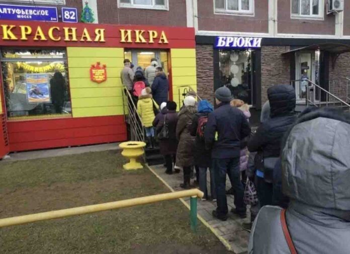 За деликатесами к новогоднему столу.