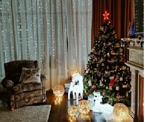 украшенный дом