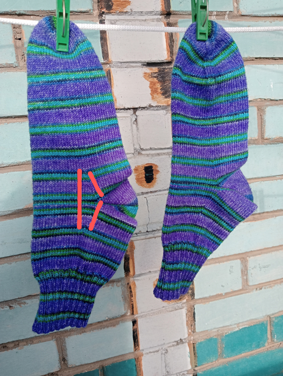 Клин расширения выделен красными линиями